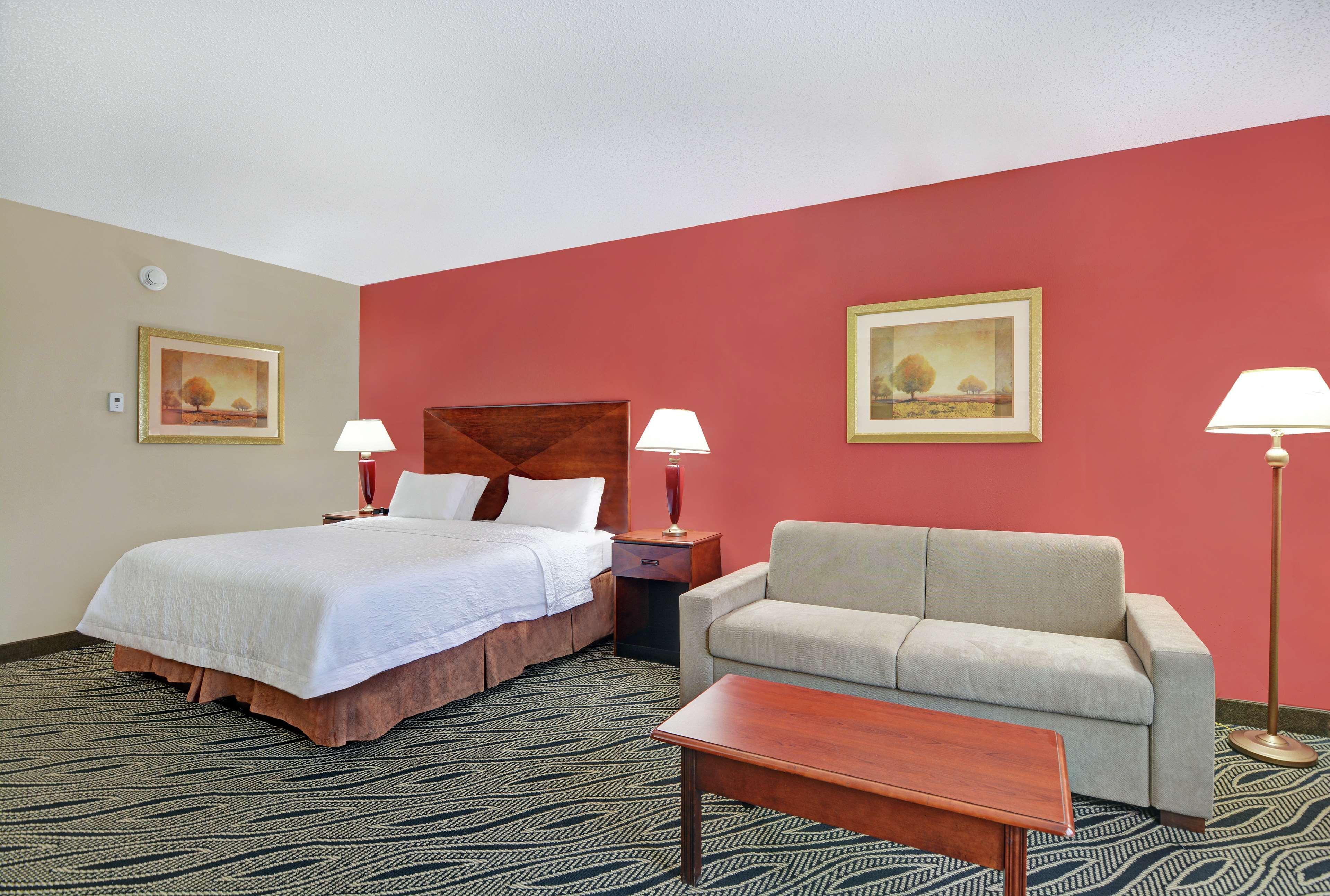 Hampton Inn Fayetteville Exteriör bild