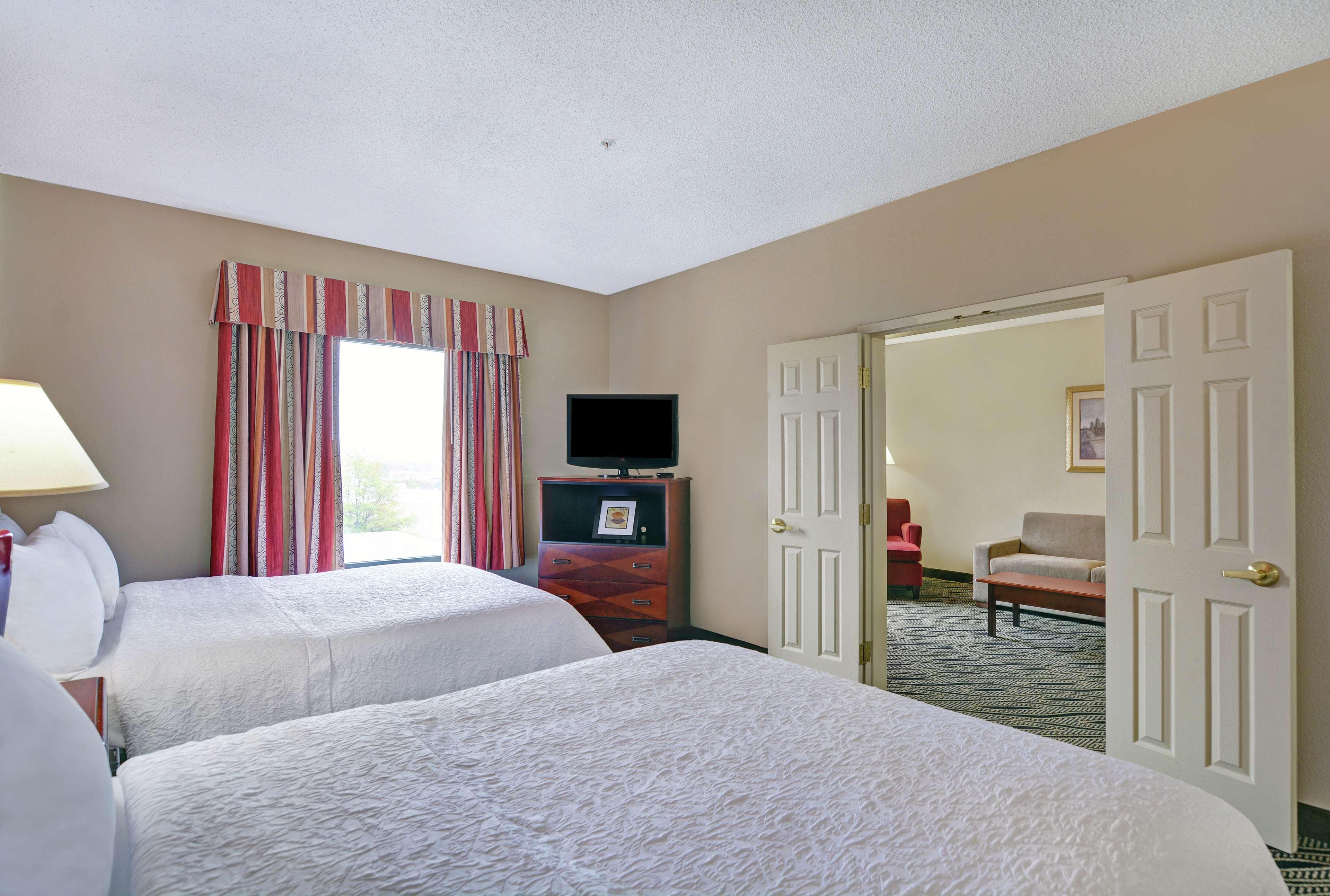 Hampton Inn Fayetteville Exteriör bild