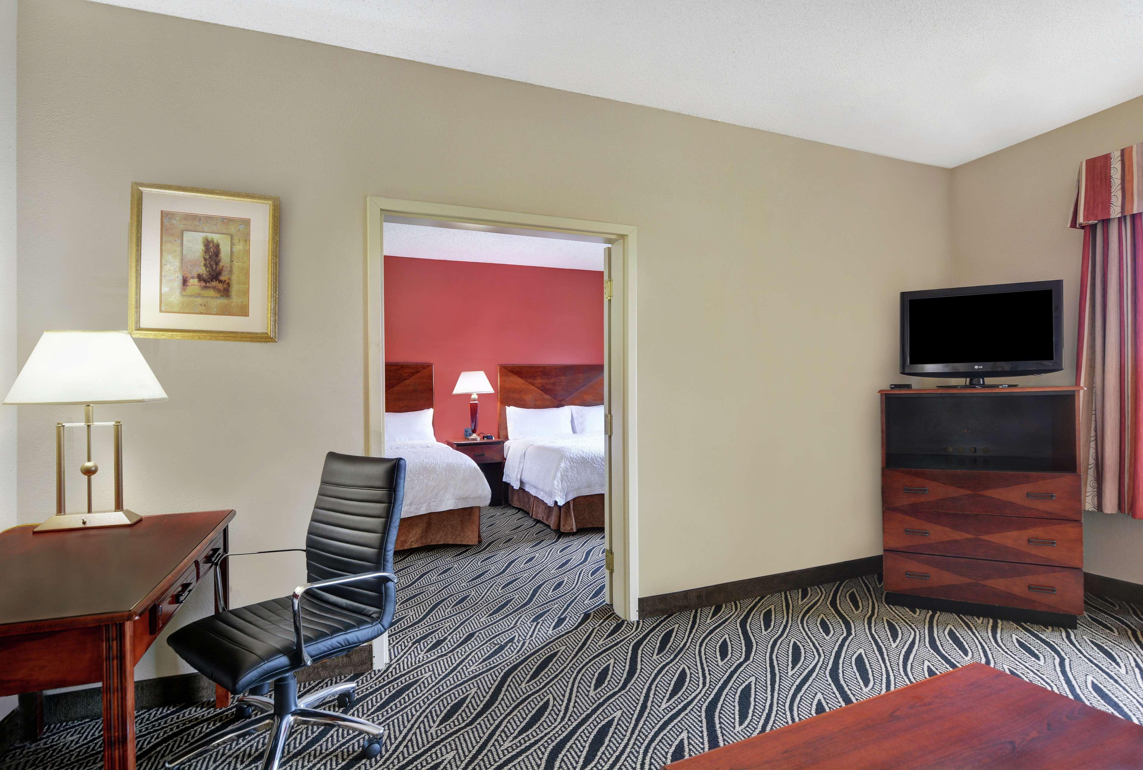Hampton Inn Fayetteville Exteriör bild