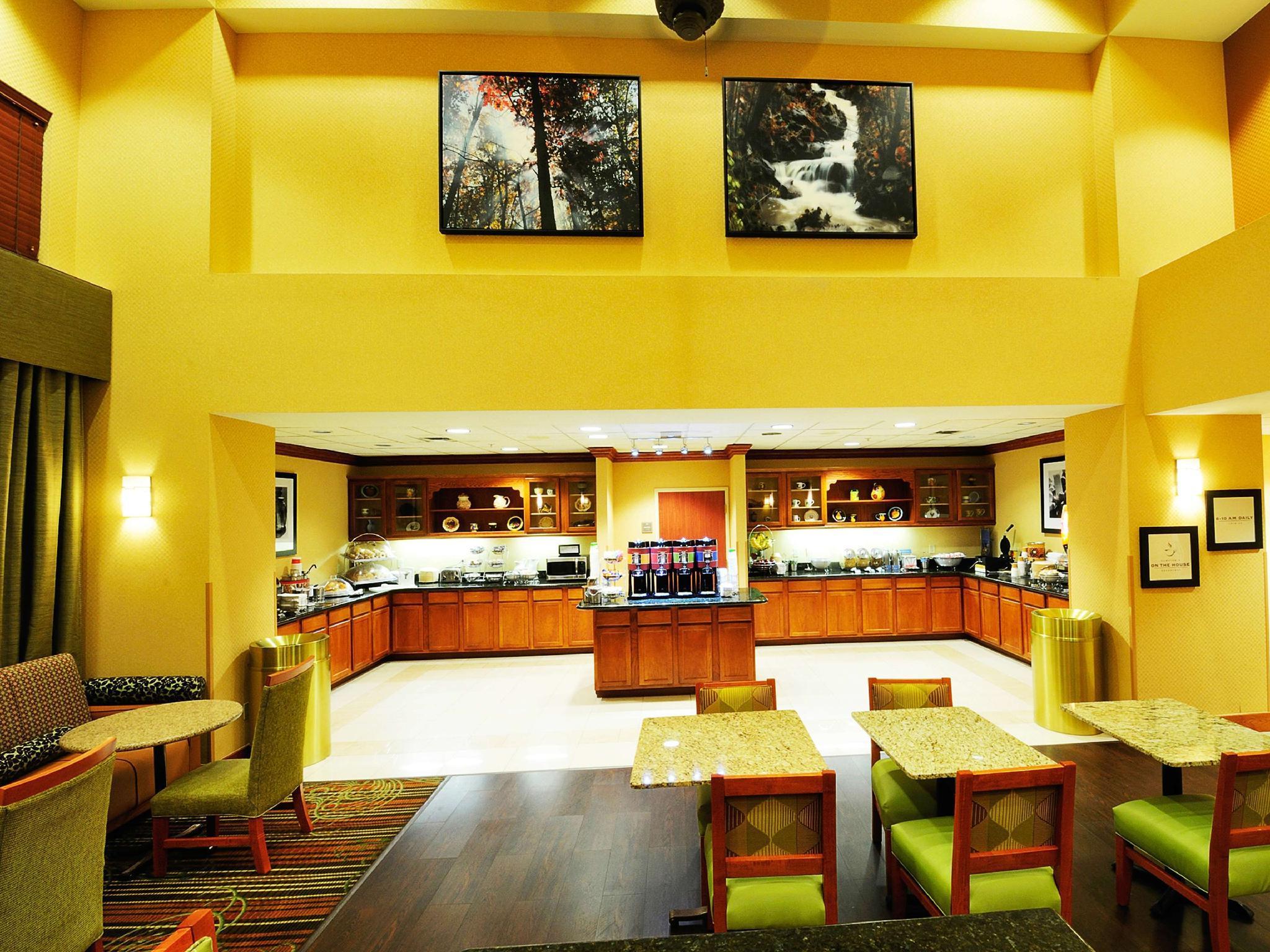 Hampton Inn Fayetteville Exteriör bild