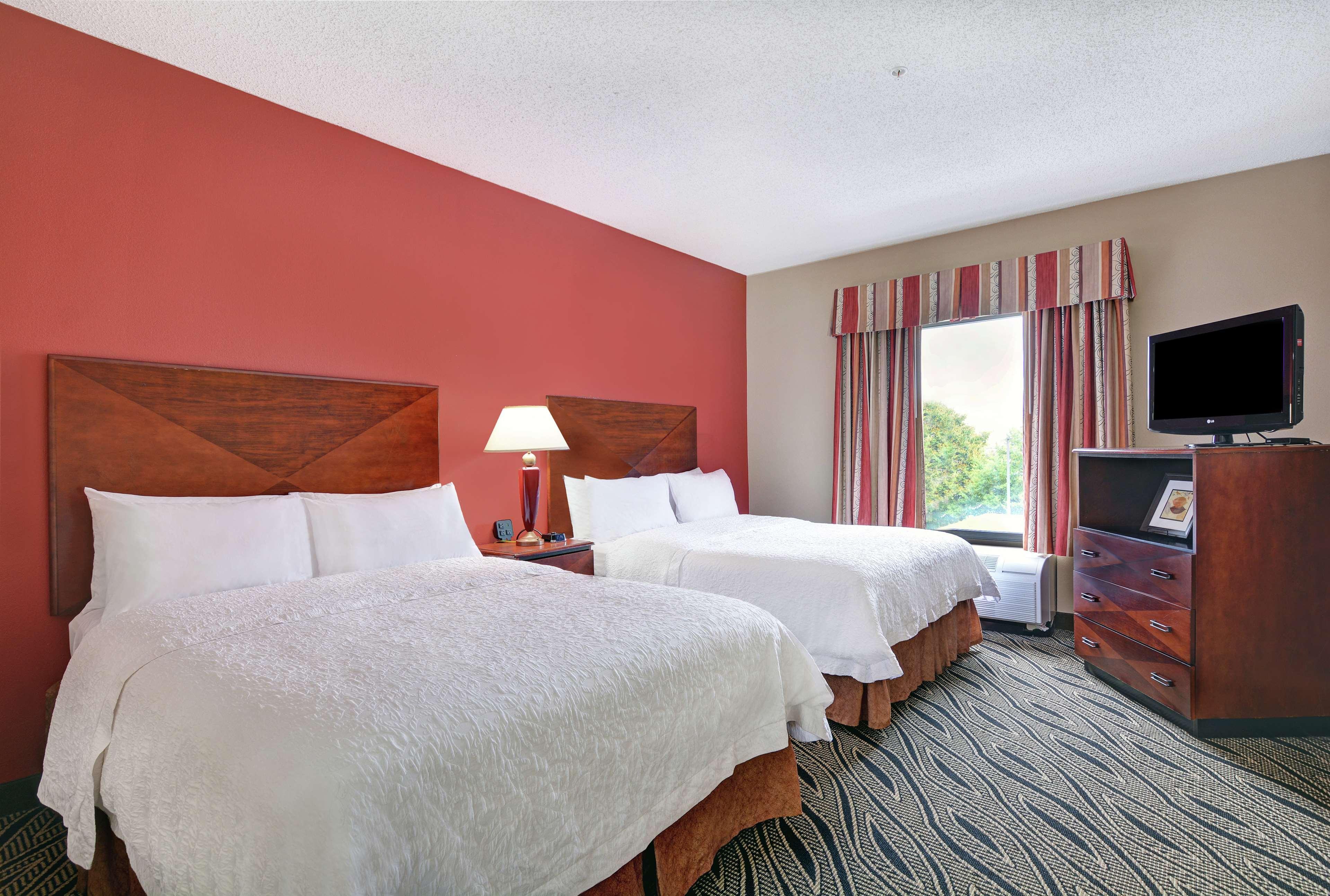 Hampton Inn Fayetteville Exteriör bild