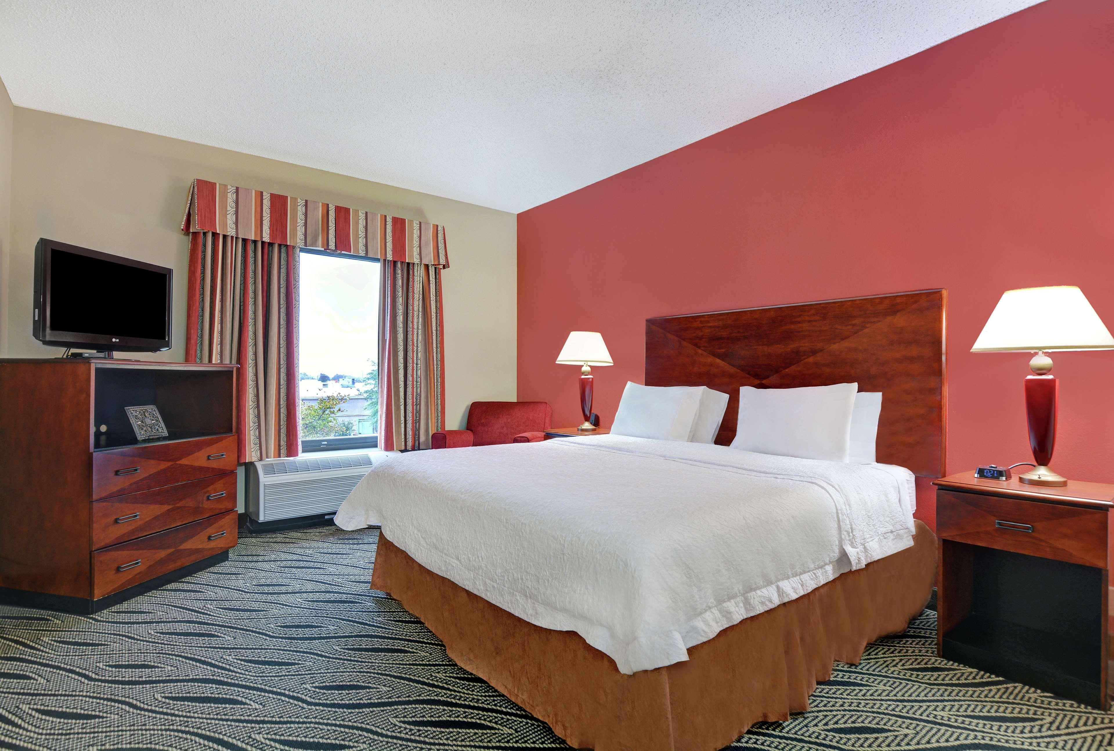Hampton Inn Fayetteville Exteriör bild