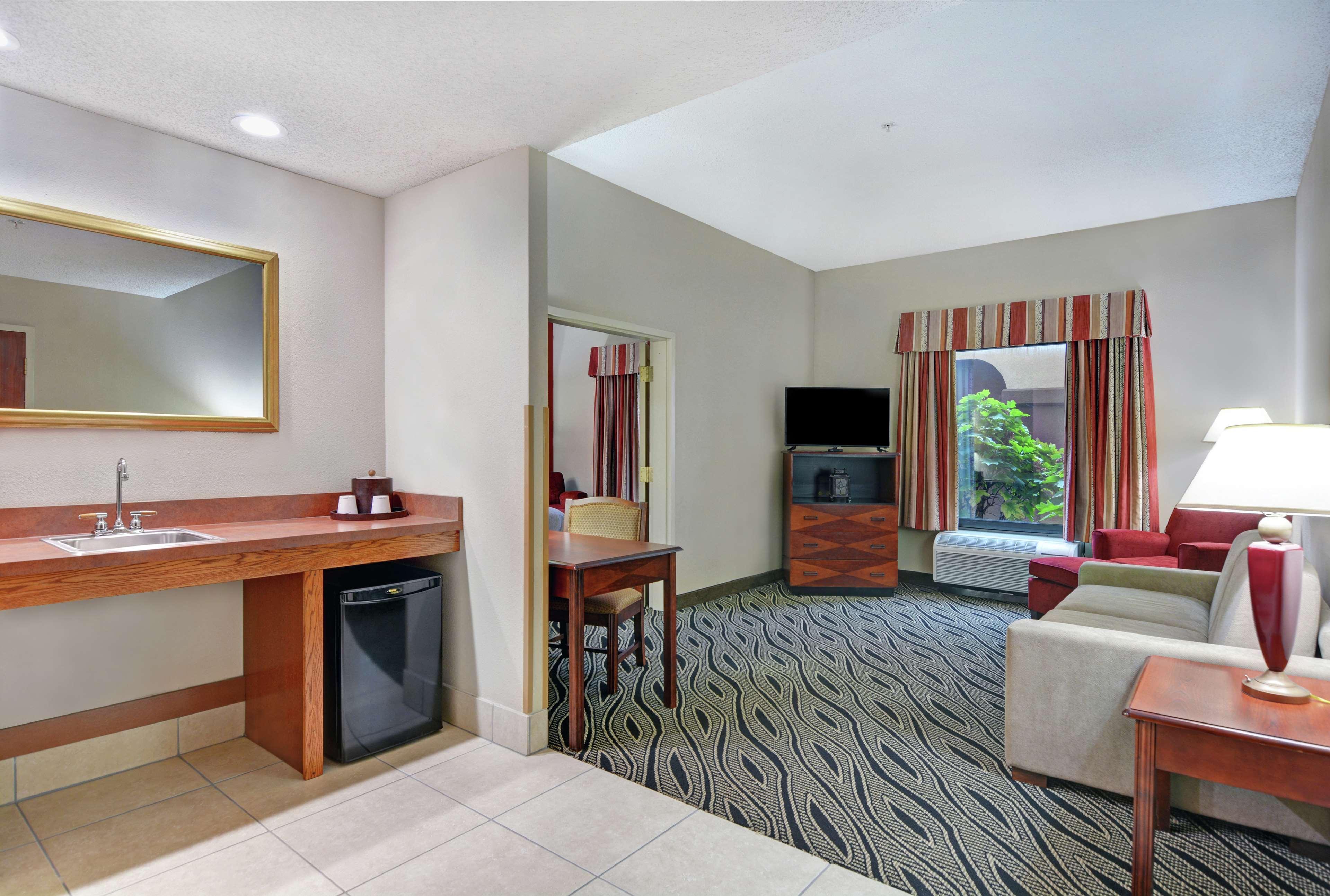 Hampton Inn Fayetteville Exteriör bild