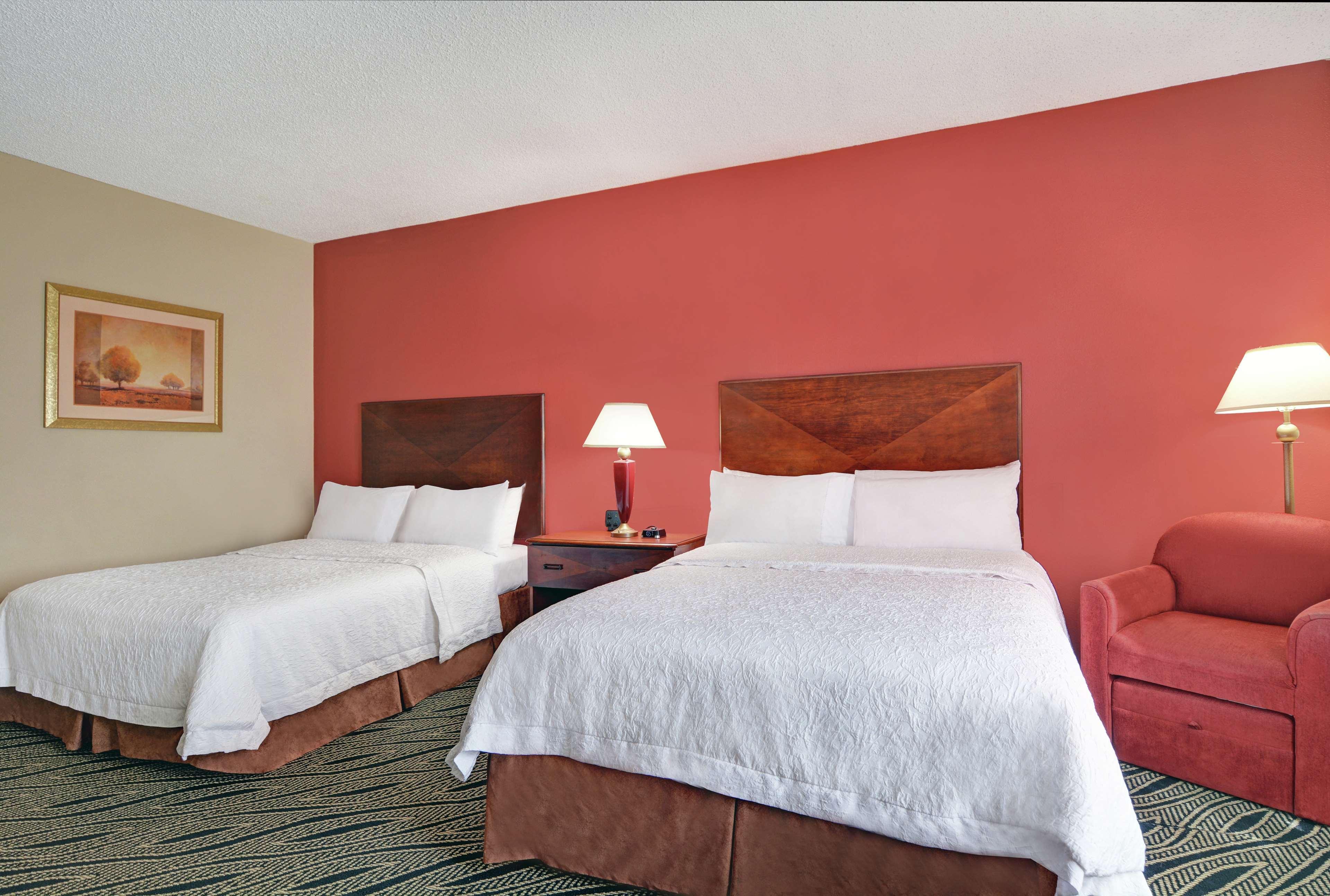 Hampton Inn Fayetteville Exteriör bild