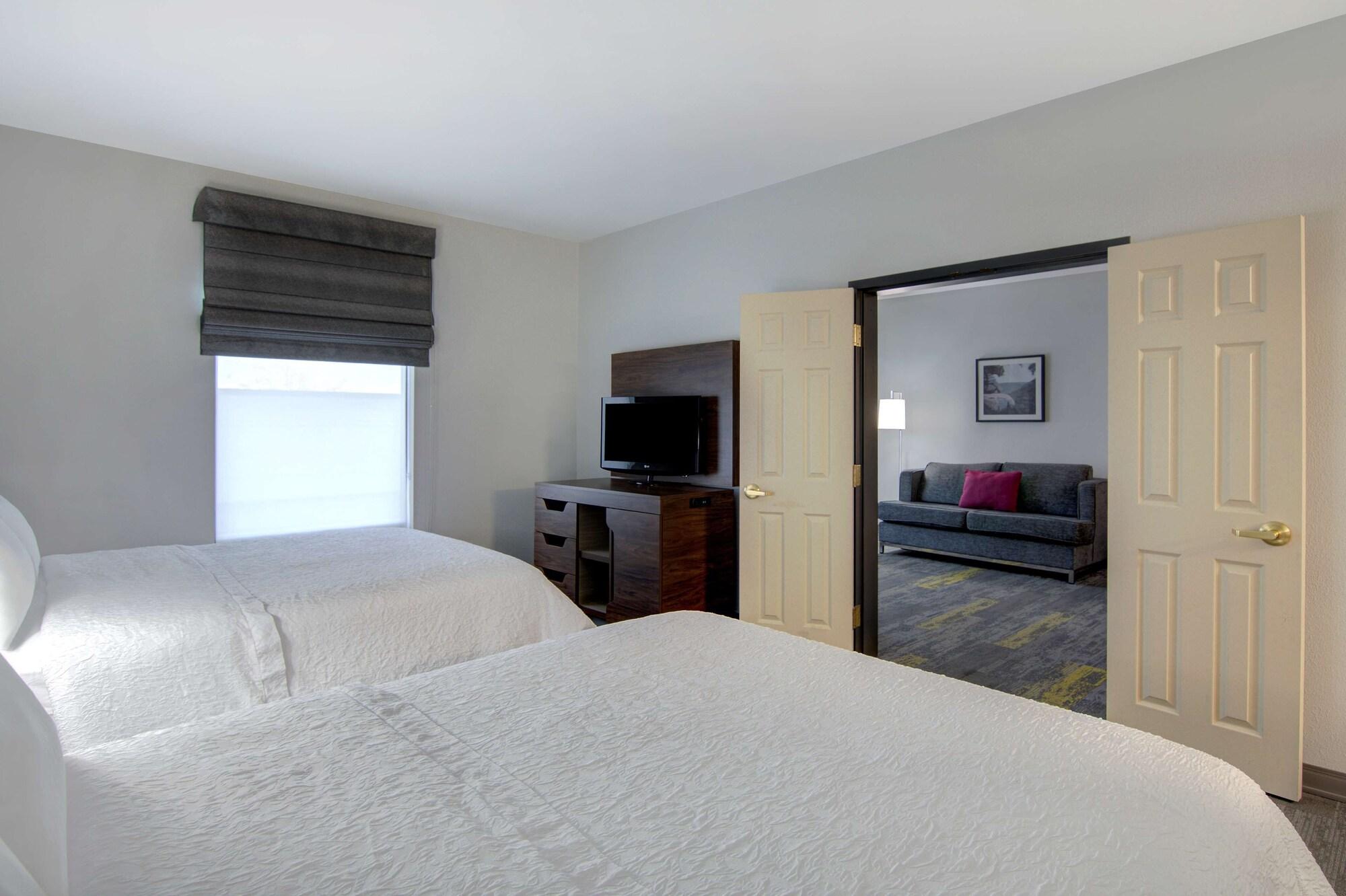 Hampton Inn Fayetteville Exteriör bild