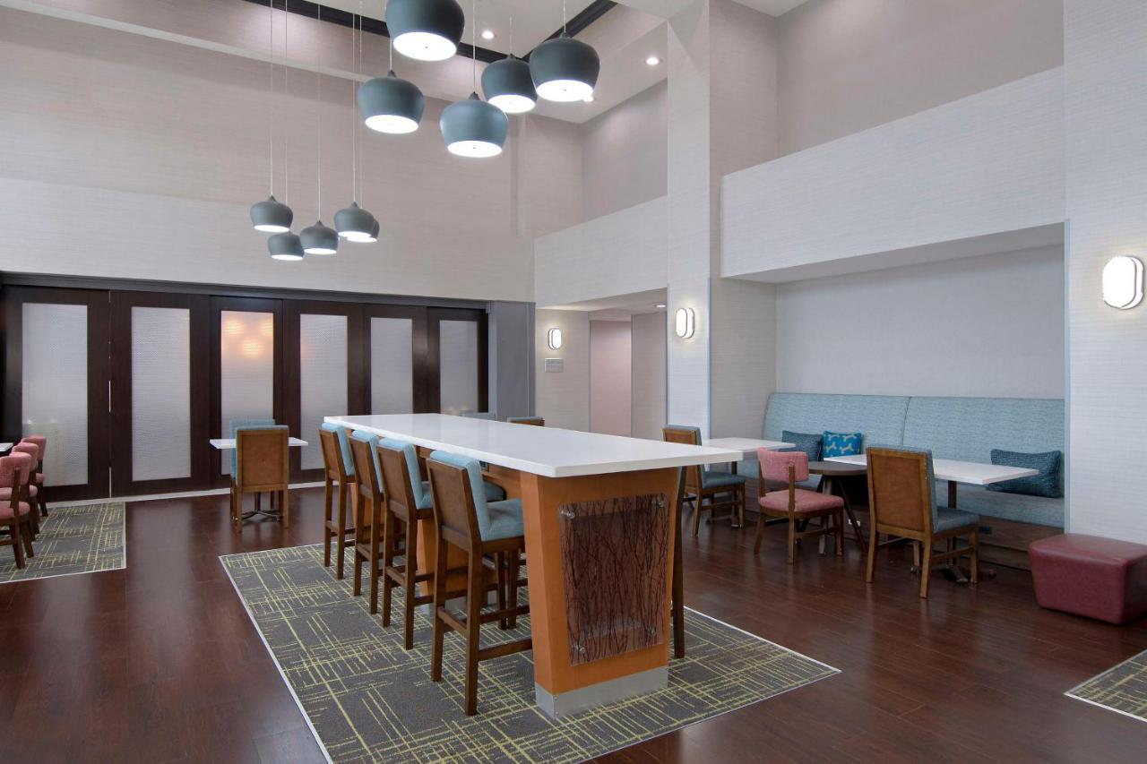 Hampton Inn Fayetteville Exteriör bild