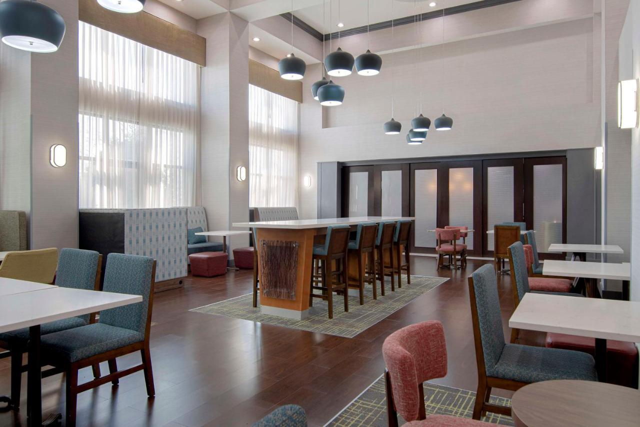 Hampton Inn Fayetteville Exteriör bild